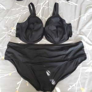 Gorgeous Elomi solid black swim set, 42H/18.